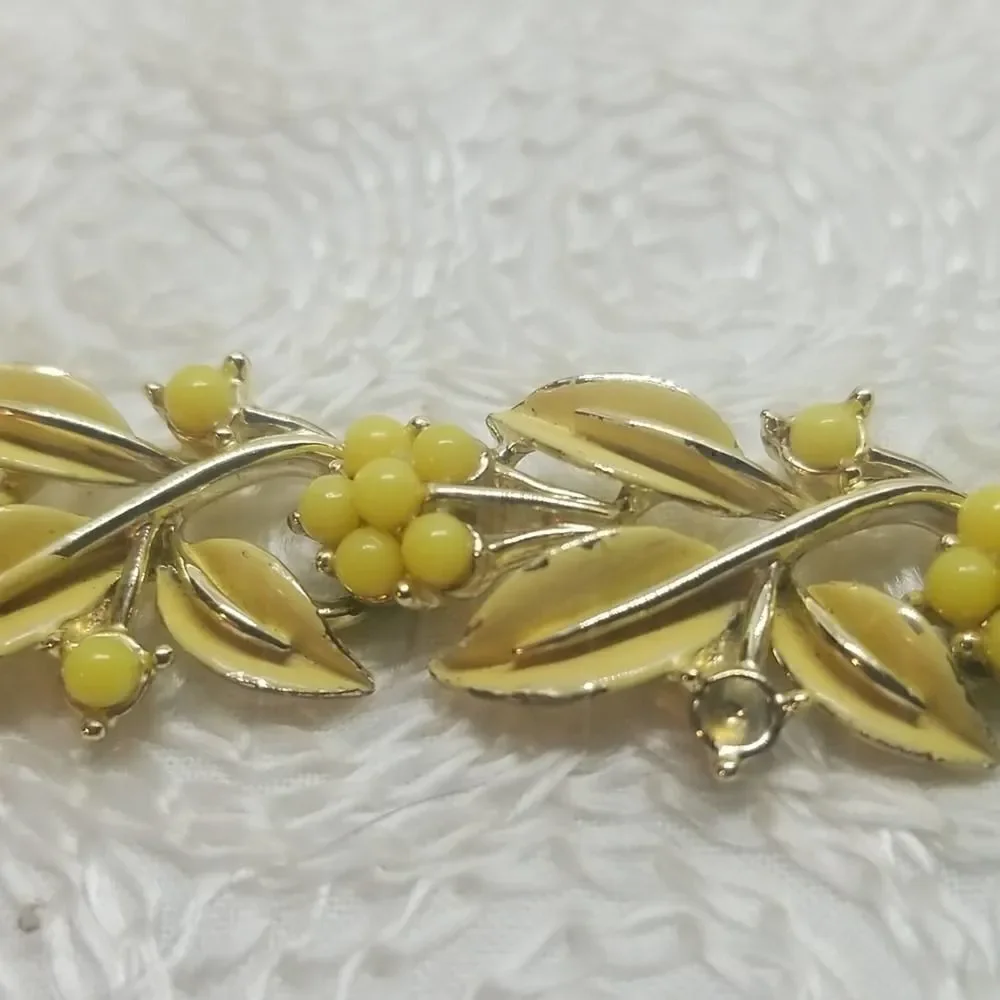 Coro Bracelet Yellow Leaves Berries Gold Tone Rare Broken Vintage